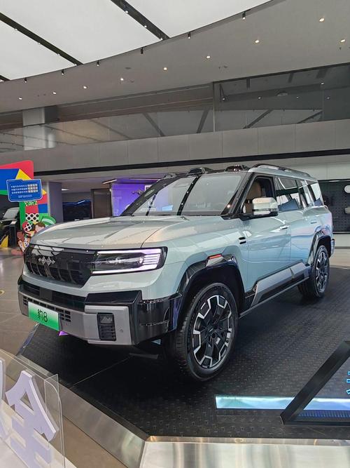 重庆39比亚迪方程豹硬派越野的爆款，英菲尼迪35周年与你共成长